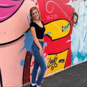 Meet your Posher, Selina